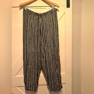 Wide leg, lightweight, black and white, relaxed fit pant